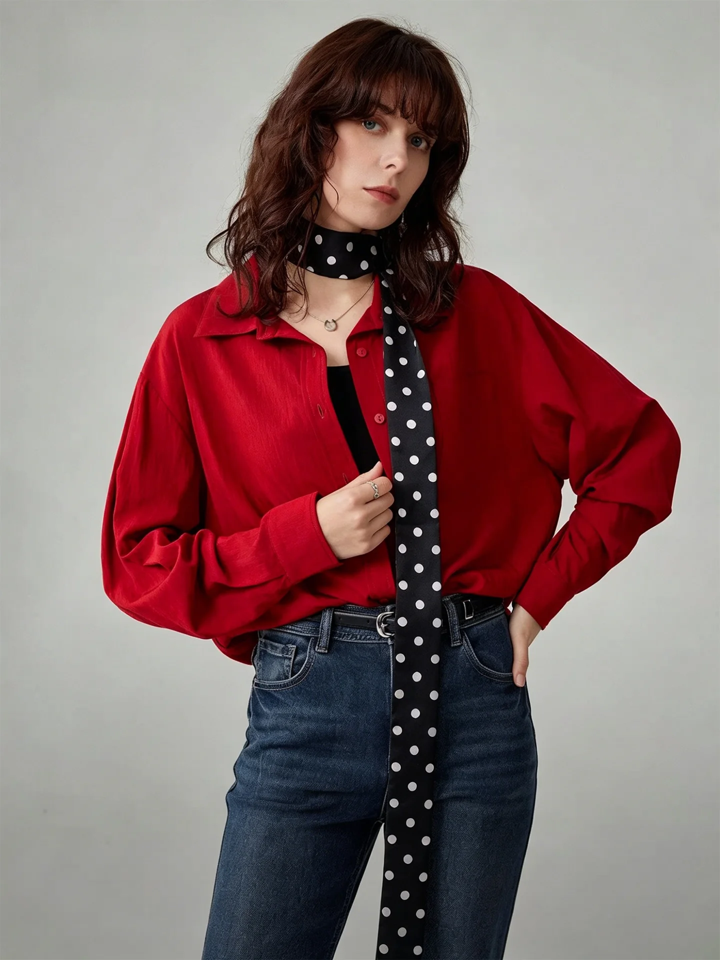 Red Loose Casual Shirt Women's Spring Summer Two-Way Wear Detachable Collar Comfortable Commute Style Long Sleeve Sunscreen
Red Loose Casual Shirt Women's Spring Summer Two-Way Wear Detachable Collar Comfortable Commute Style Long Sleeve Sunscreen