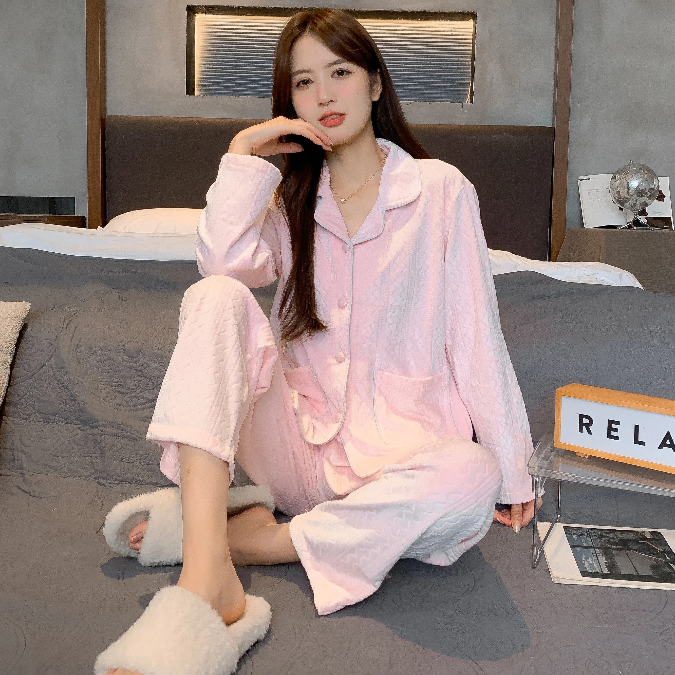 Пижамные комплекты с длинными рукавами и короткими брюками для женщин, тканые, винтажные, с воротником, дышащие, прочные, легкие в уходе, не мнущиеся, для весны, осени и зимы
Пижамные комплекты с длинными рукавами и короткими брюками для женщин, тканые, винтажные, с воротником, дышащие, прочные, легкие в уходе, не мнущиеся, для весны, осени и зимы