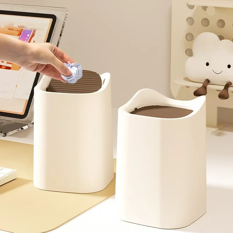 1Pc/Simple Style Flip-Top Trash Can, Plastic, Unique Design, for Home and Office Desktop Use
1Pc/Simple Style Flip-Top Trash Can, Plastic, Unique Design, for Home and Office Desktop Use