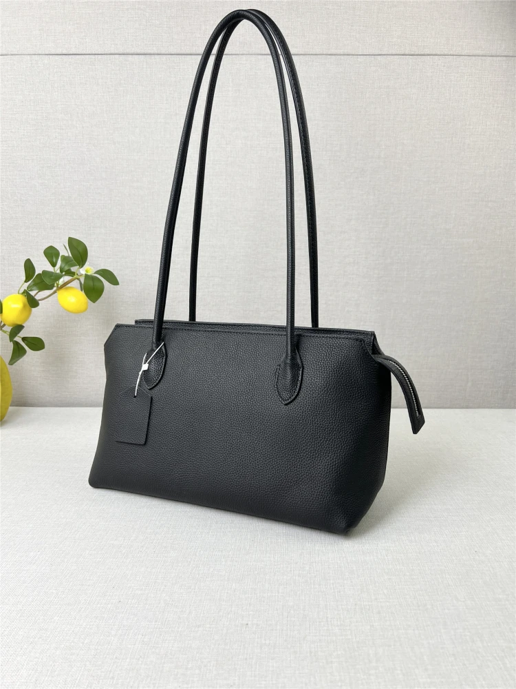 Top Layer Cowhide Tote Bag Women's Commuter Bag Underarm Single oulder Large Capaci Casual Handbag Korean Sle
Top Layer Cowhide Tote Bag Women's Commuter Bag Underarm Single oulder Large Capaci Casual Handbag Korean Sle