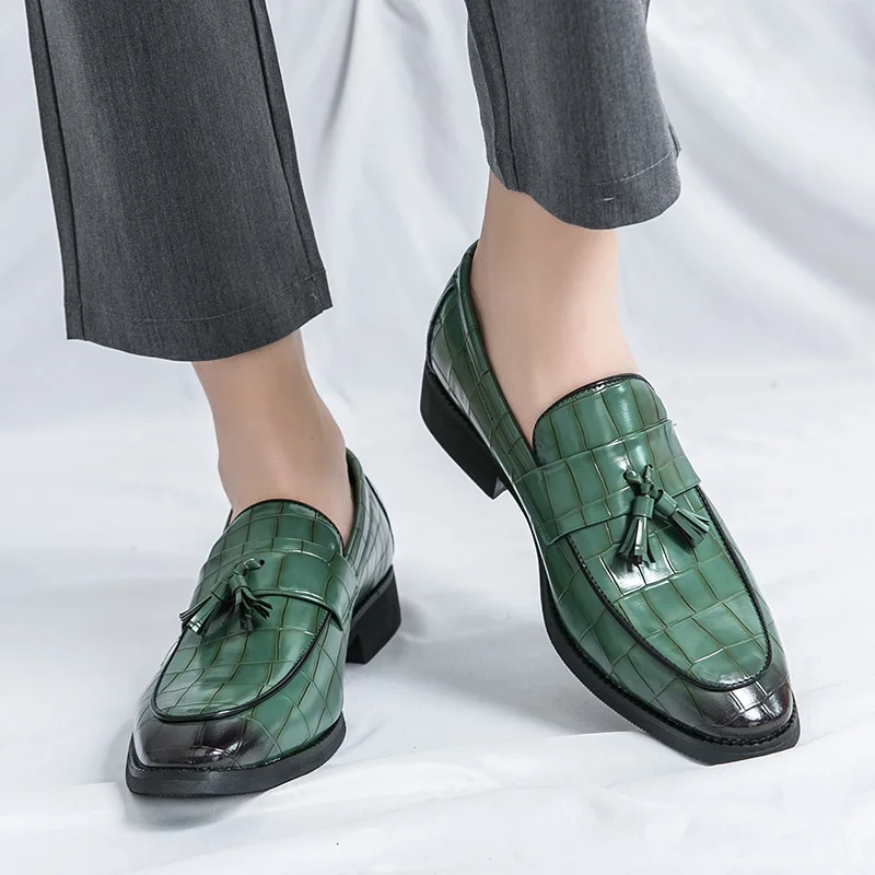 Классические мужские повседневные лоферы, обувь для вождения, мокасины, модные мужские удобные кожаные туфли без шнуровки, мужские зеленые модельные туфли с кисточками
Классические мужские повседневные лоферы, обувь для вождения, мокасины, модные мужские удобные кожаные туфли без шнуровки, мужские зеленые модельные туфли с кисточками