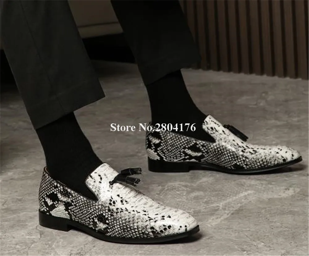 Men Snakeskin Fringes Loafers Fashion Round Toe Snake Leather Slip-on Flat Leisure Shoes Party Dress Shoes
Men Snakeskin Fringes Loafers Fashion Round Toe Snake Leather Slip-on Flat Leisure Shoes Party Dress Shoes