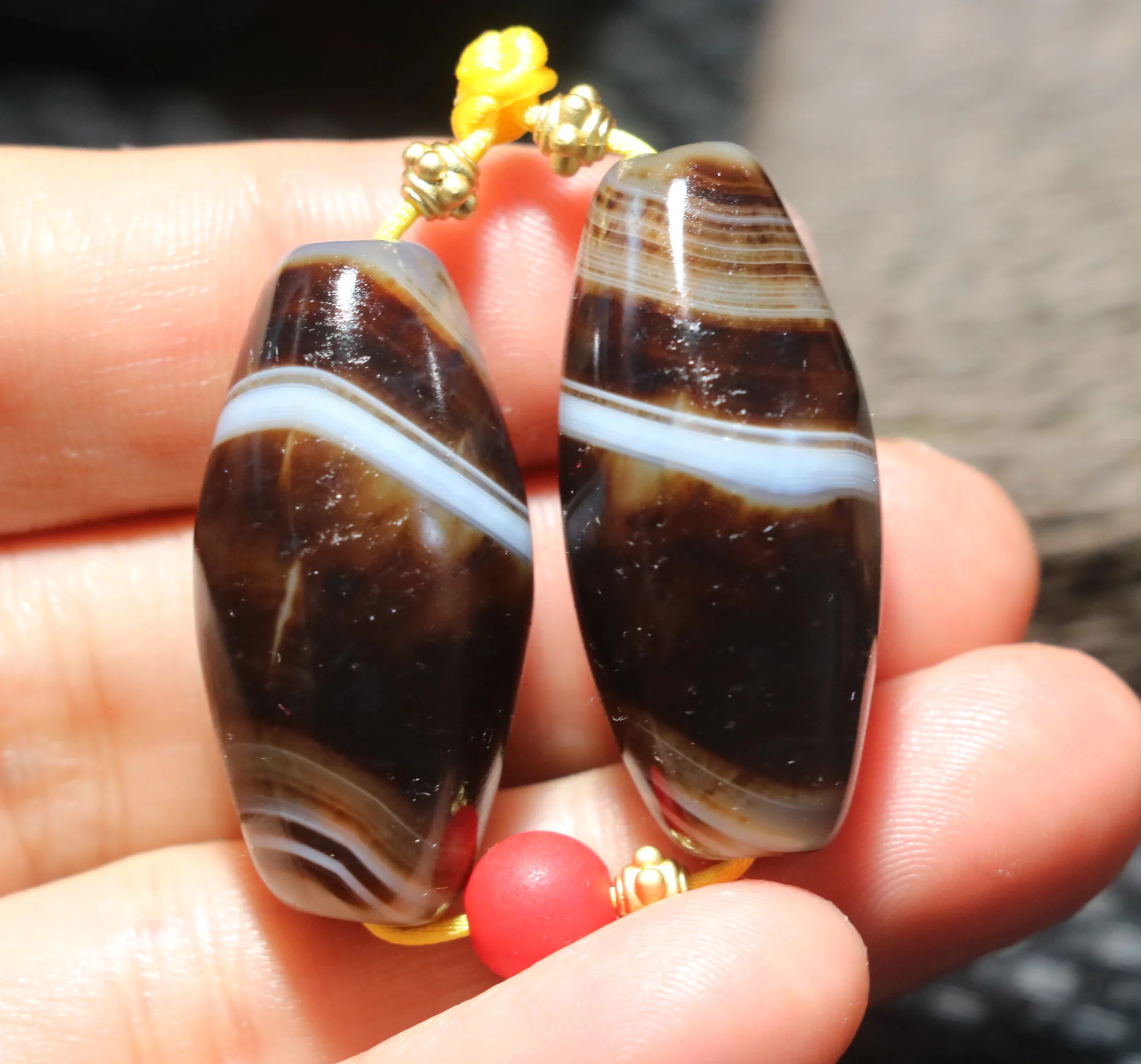 UPD25211A52 A Pair Power Energy Tibetan Old Agate Natural Silkworm Line Big Rich dZi Bead Pendant Gem Amulet Treasure Jewelry
UPD25211A52 A Pair Power Energy Tibetan Old Agate Natural Silkworm Line Big Rich dZi Bead Pendant Gem Amulet Treasure Jewelry