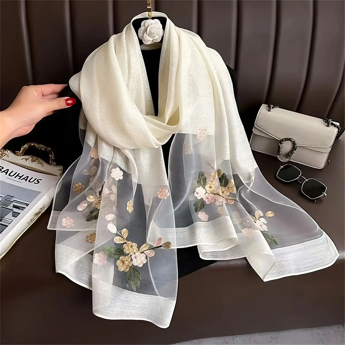 1 PCS Spring and Autumn New Nail Bead Silk Scarf Women's Elegant and Versatile Embroidered Begonia Flower Long Scarf Summer Scar
1 PCS Spring and Autumn New Nail Bead Silk Scarf Women's Elegant and Versatile Embroidered Begonia Flower Long Scarf Summer Scar