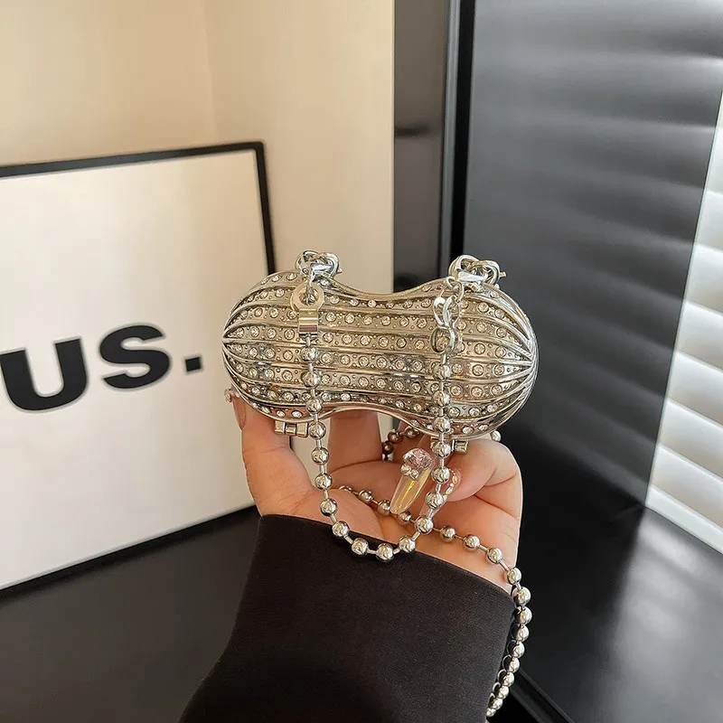 Fashion imitation diamond personalized chain crossbody bag 2026 fashion trend women's new bag casual crossbody bag party
Fashion imitation diamond personalized chain crossbody bag 2026 fashion trend women's new bag casual crossbody bag party