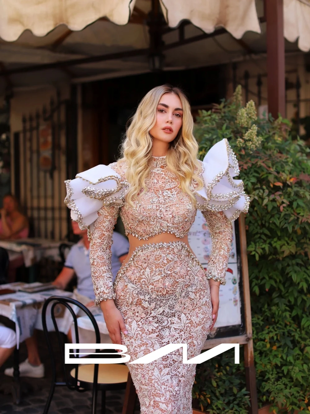New Arrival Ruffled Bodycon Fit Evening Dress Sexy Cut Out Exquisite Crystals Fully Lace Prom Gown Customized Red Carpet Wear
New Arrival Ruffled Bodycon Fit Evening Dress Sexy Cut Out Exquisite Crystals Fully Lace Prom Gown Customized Red Carpet Wear
