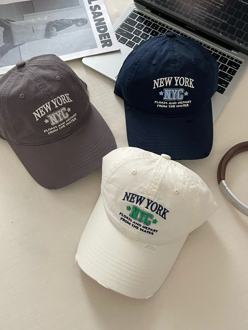 American Retro 3D Embroidery Heavy Work Color Collision NYC Letter Hat Small Baseball Cap Face Slimming Design Adjustable Strap
American Retro 3D Embroidery Heavy Work Color Collision NYC Letter Hat Small Baseball Cap Face Slimming Design Adjustable Strap