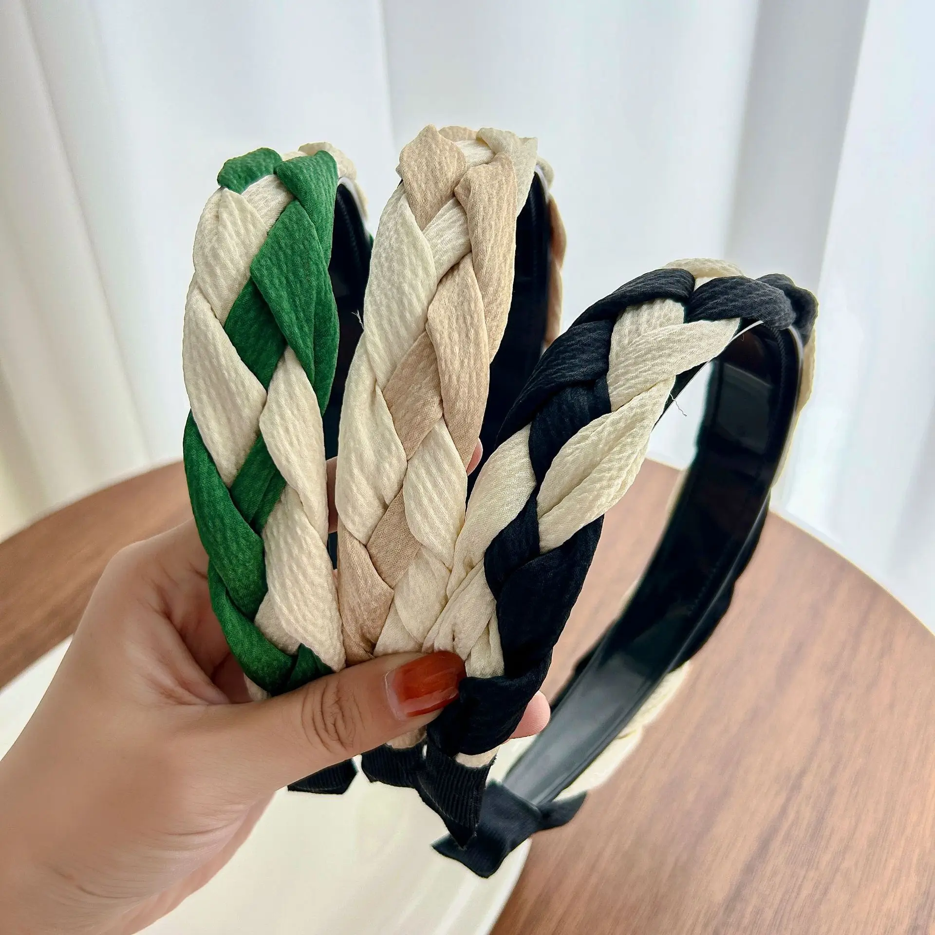 Wide Knit Headband Contrast Color Non-Slip Hair Band for Women Girls High Crown Volumizing Fashion Scrunchies Hair Accessories
Wide Knit Headband Contrast Color Non-Slip Hair Band for Women Girls High Crown Volumizing Fashion Scrunchies Hair Accessories