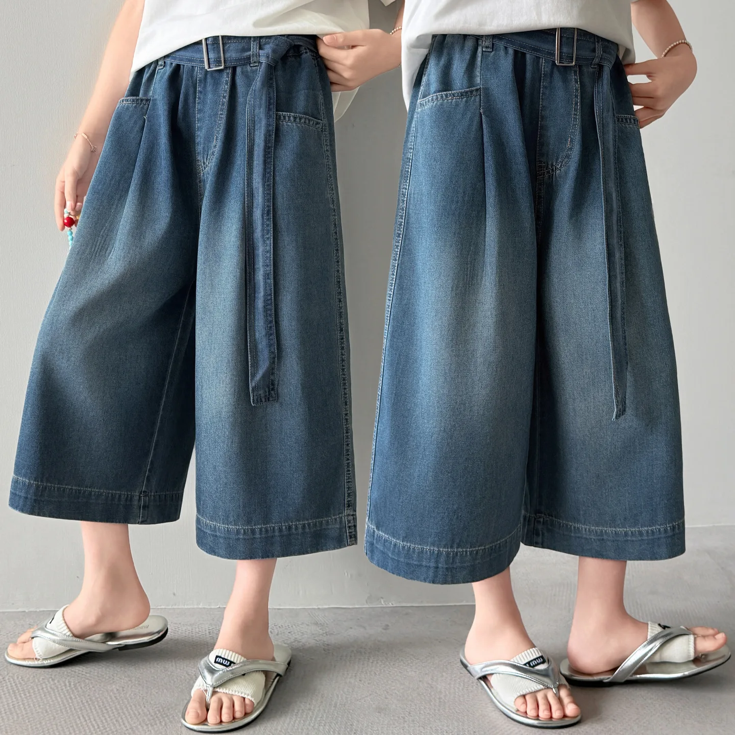 Fashion Kids Wide Leg Summer Cropped Jeans for Teens Girls Washed Loose Straight Denim Pants Child Casual Capris with Belt
Fashion Kids Wide Leg Summer Cropped Jeans for Teens Girls Washed Loose Straight Denim Pants Child Casual Capris with Belt