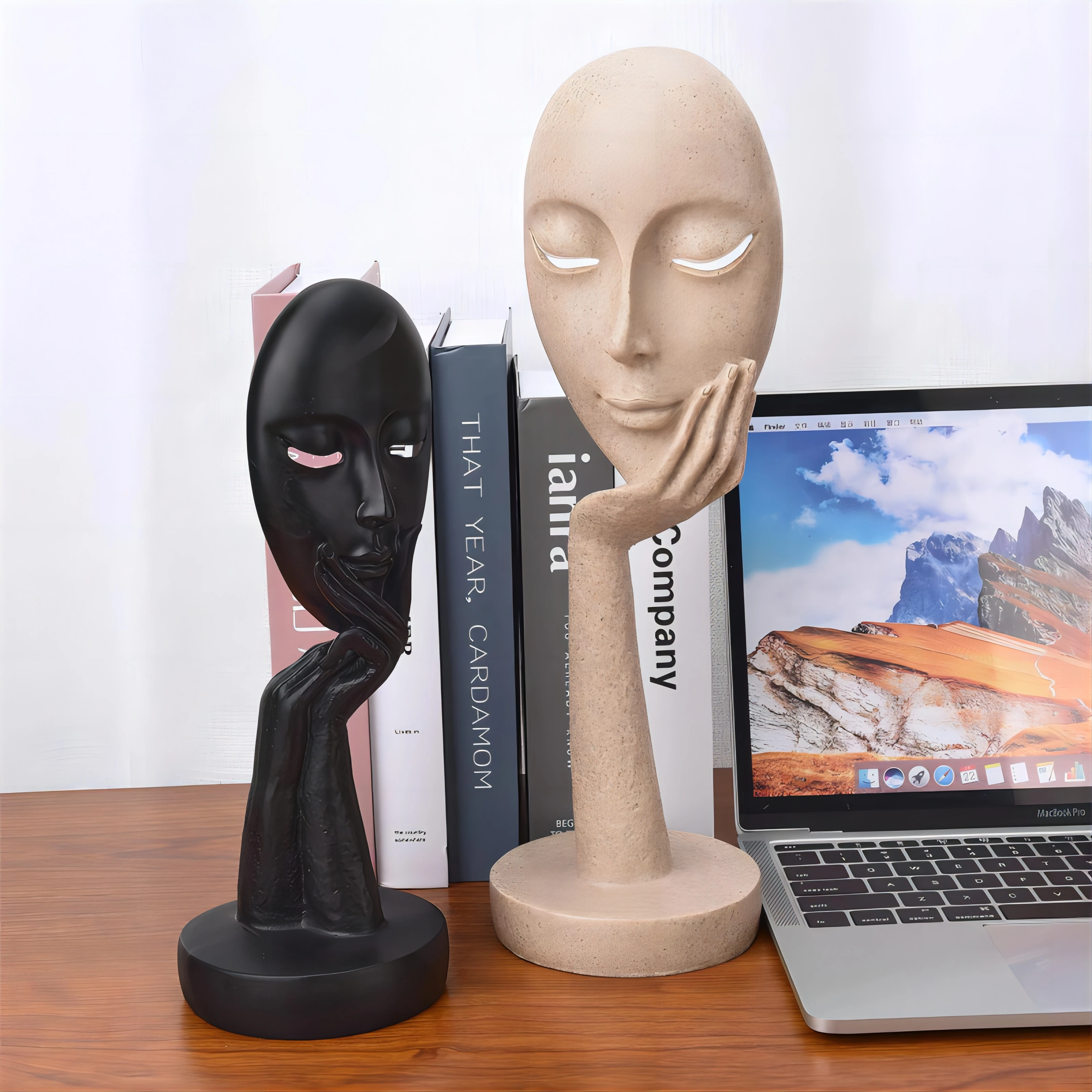1 piece of abstract human face mask, resin abstract art, woman's face ornament for home, living room, bedroom, office, study.
1 piece of abstract human face mask, resin abstract art, woman's face ornament for home, living room, bedroom, office, study.