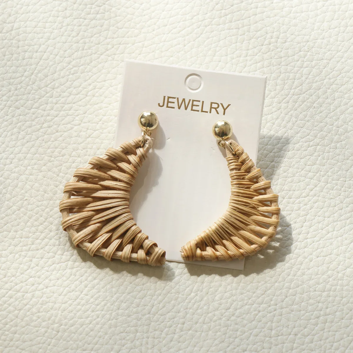 Vintage Bohemian Beach Resort Handmade Bamboo Rattan Straw Woven Cutout Teardrop Earrings Ladies Jewelry Gift
Vintage Bohemian Beach Resort Handmade Bamboo Rattan Straw Woven Cutout Teardrop Earrings Ladies Jewelry Gift