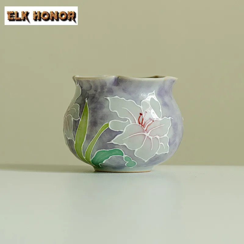 75ml Hand-painted Lily Fragrance Lucky Bag Teacup Aesthetic Tea Bowl Mug Tea-tasting Fragrance Cup Chazhan Master Cups Cafes
75ml Hand-painted Lily Fragrance Lucky Bag Teacup Aesthetic Tea Bowl Mug Tea-tasting Fragrance Cup Chazhan Master Cups Cafes