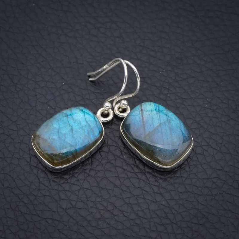 Серебряные серьги 1,25 дюйма F5776 с украшениями в виде звезд, лабрадорит ручной работы
Серебряные серьги 1,25 дюйма F5776 с украшениями в виде звезд, лабрадорит ручной работы