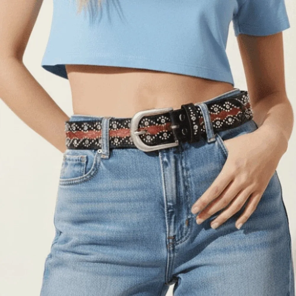 Contrast Color Y2K Punk Belt Gothic Vibe Eye Catching Western Studded Belt Texture Durable Alloy Buckle Rhinestone Waistband
Contrast Color Y2K Punk Belt Gothic Vibe Eye Catching Western Studded Belt Texture Durable Alloy Buckle Rhinestone Waistband