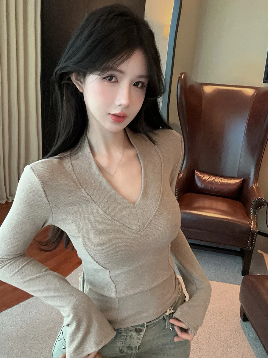 Women's Long Sleeve V-Neck Double-Faced Fleece T-Shirt Slimming Inner Wear Fashionable Base Shirt Versatile Top for Autumn Wi...
Women's Long Sleeve V-Neck Double-Faced Fleece T-Shirt Slimming Inner Wear Fashionable Base Shirt Versatile Top for Autumn Wi...