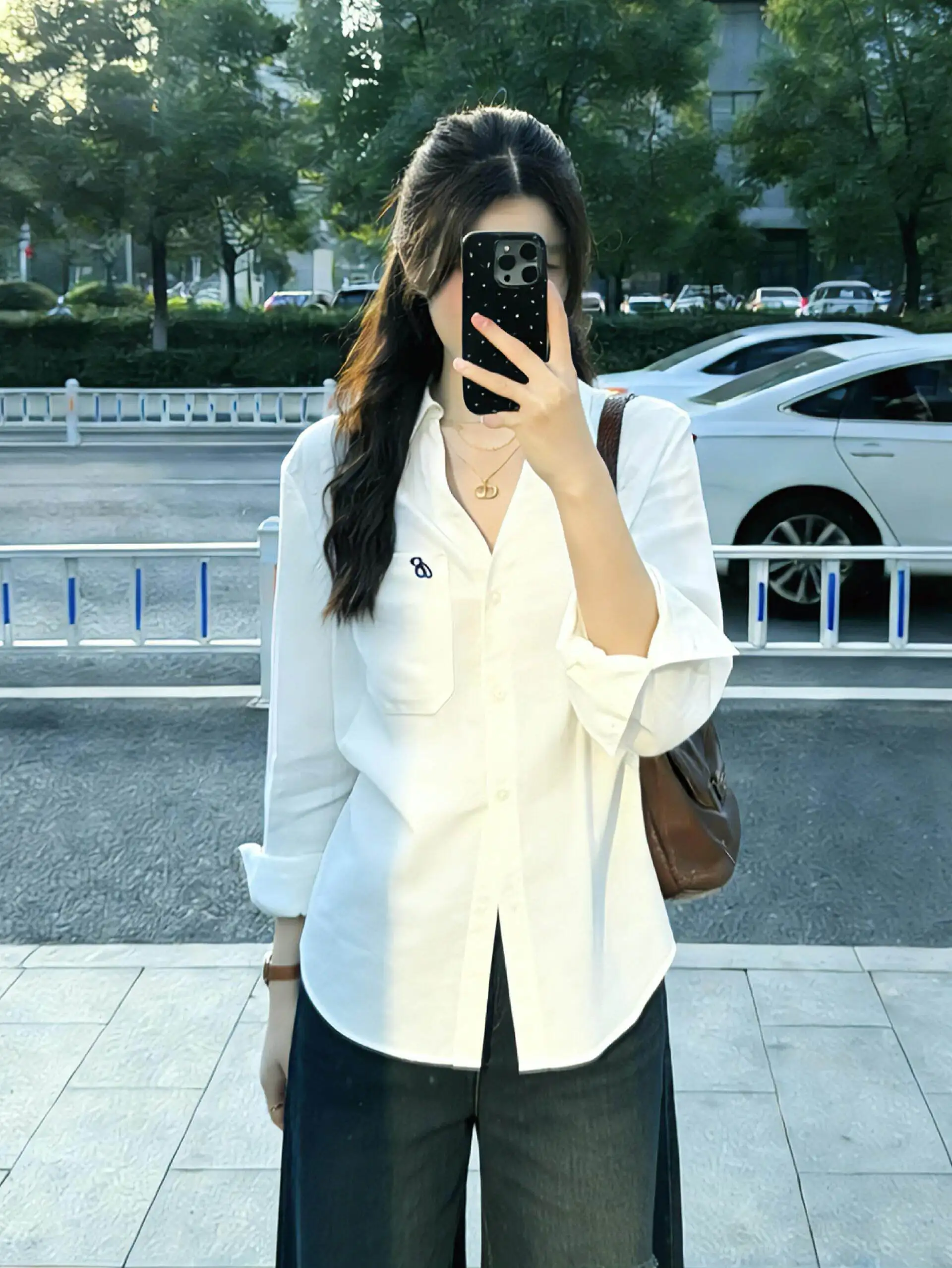 Korean Style Long Sleeve Embroidered Casual Loose V-Neck Shirt Women's Spring Fashionable Commute Top Breathable Comfortable
Korean Style Long Sleeve Embroidered Casual Loose V-Neck Shirt Women's Spring Fashionable Commute Top Breathable Comfortable