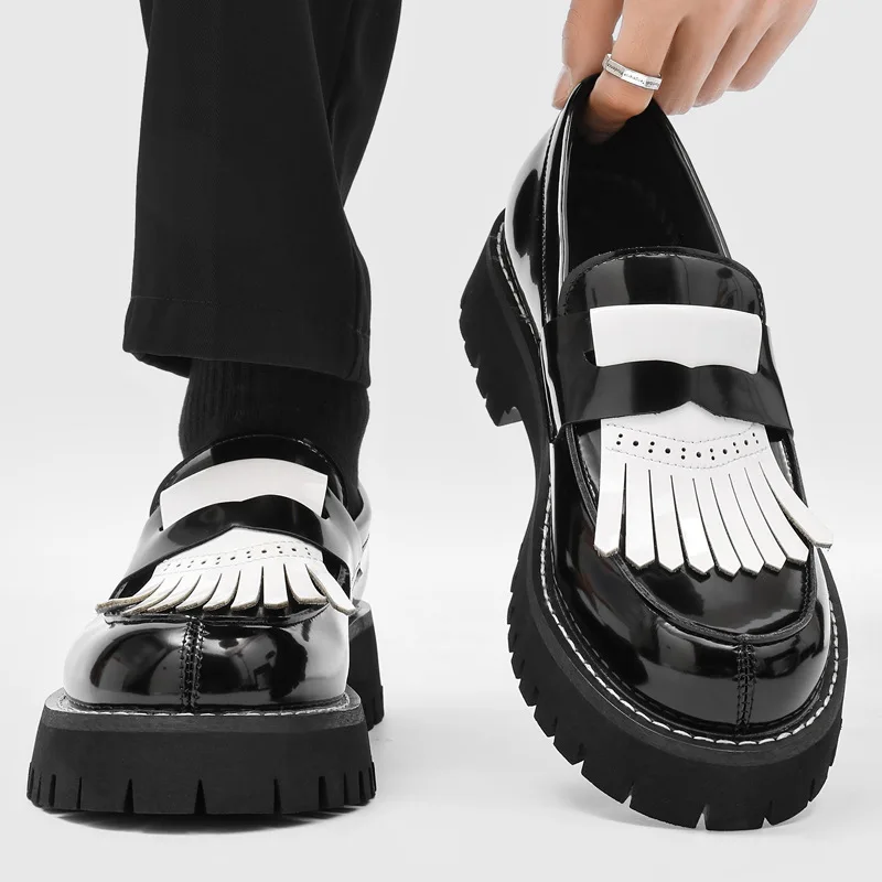 italian brand designer tassels shoes for men fashion stage nightclub patent leather driving shoe platform loafers trend footwear
italian brand designer tassels shoes for men fashion stage nightclub patent leather driving shoe platform loafers trend footwear