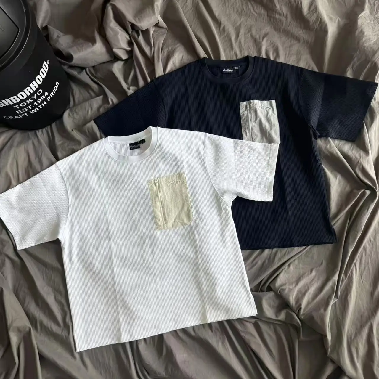 Wildthings Japanese Style Short Sleeve T-Shirt Unisex Loose Fit Patchwork Pocket Casual round Neck Workwear Summer 2026
Wildthings Japanese Style Short Sleeve T-Shirt Unisex Loose Fit Patchwork Pocket Casual round Neck Workwear Summer 2026