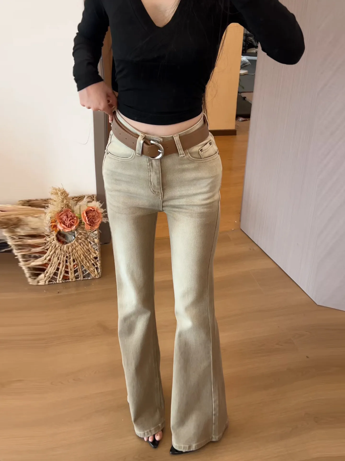 Light Brown High Waist Bell Bottom Jeans Women's Summer New Style American Hot Girl Slimming Pants Retro Vintage Style
Light Brown High Waist Bell Bottom Jeans Women's Summer New Style American Hot Girl Slimming Pants Retro Vintage Style