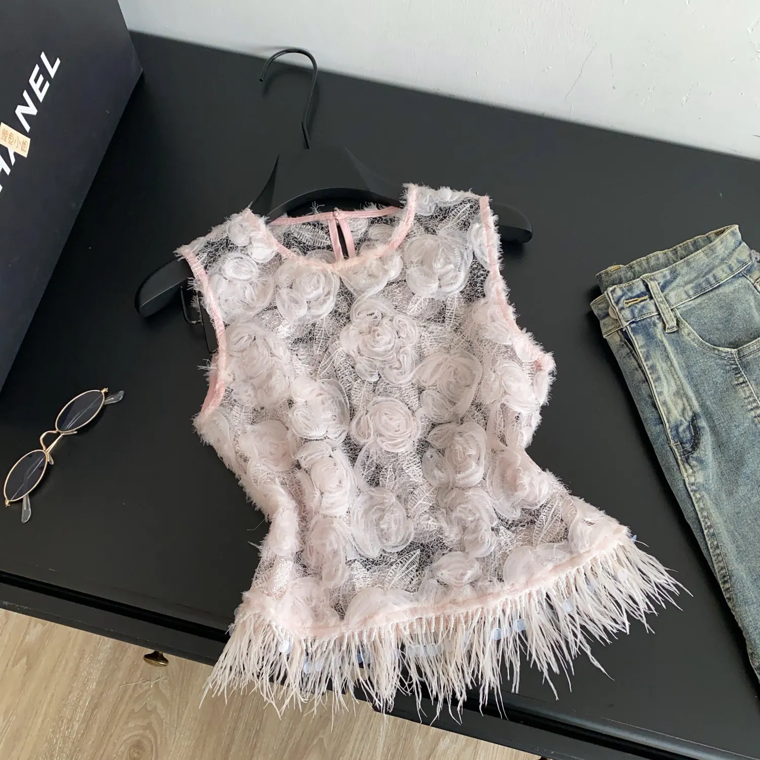 Chic Floral Tassel Sleeveless Tank Top Slim Elegant Basic Sexy Korean Fashion Crop Tops Women Hotsweet Blouse
Chic Floral Tassel Sleeveless Tank Top Slim Elegant Basic Sexy Korean Fashion Crop Tops Women Hotsweet Blouse