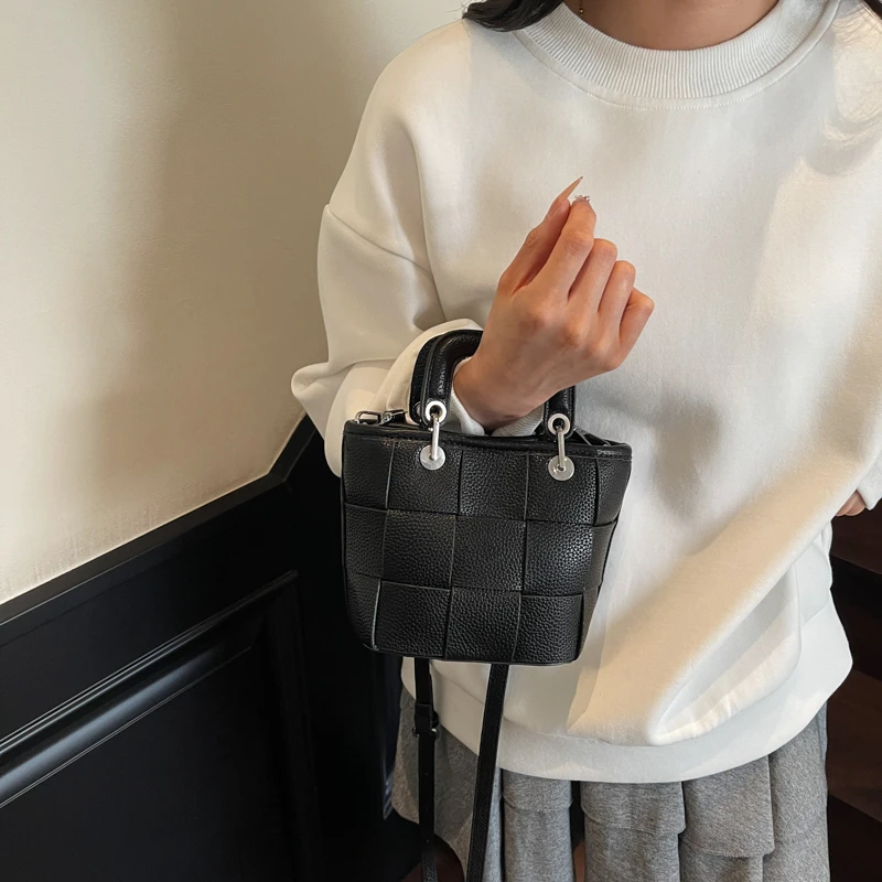 Fashionable Ladies Crossbody Bag Leather Shoulder Handbags Tote Messenger Women By Luxury Brand Famous Designer Classic
Fashionable Ladies Crossbody Bag Leather Shoulder Handbags Tote Messenger Women By Luxury Brand Famous Designer Classic