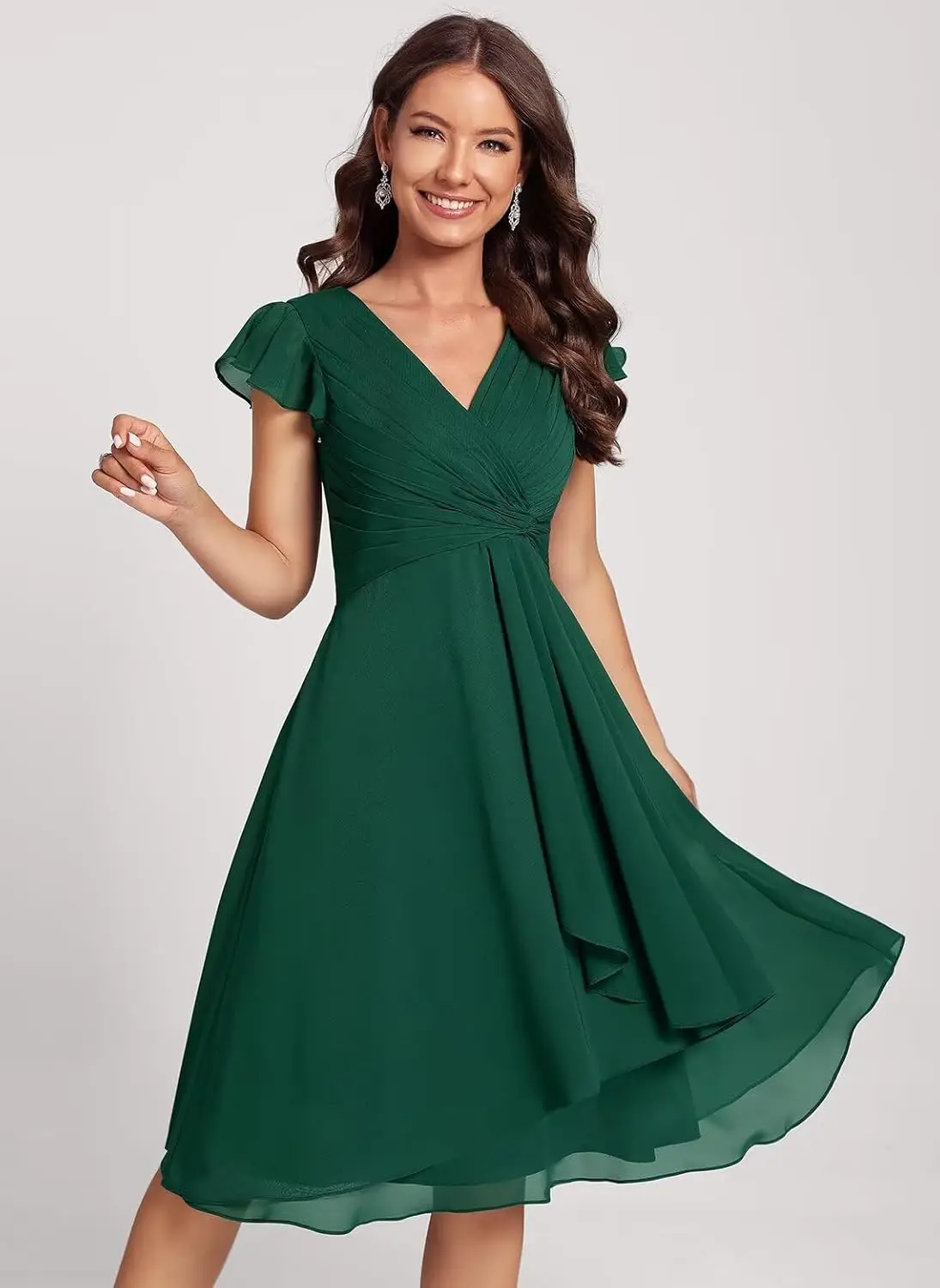 Short Chiffon Bridesmaid Dresses for Women V Neck Flutter Sleeves Ruffle Formal Cocktail Gowns with Pockets Knee Length Party
Short Chiffon Bridesmaid Dresses for Women V Neck Flutter Sleeves Ruffle Formal Cocktail Gowns with Pockets Knee Length Party