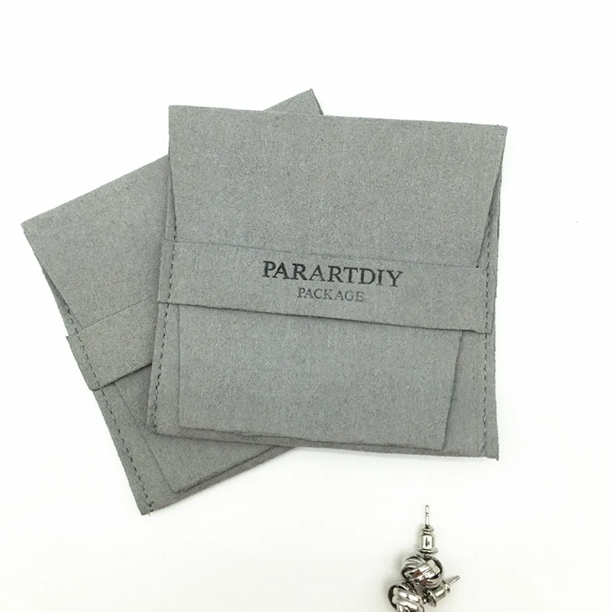 dark gray packaging custom logo bag earrings necklace brooch bag microfiber material jewelry bag small jewelry bag
dark gray packaging custom logo bag earrings necklace brooch bag microfiber material jewelry bag small jewelry bag