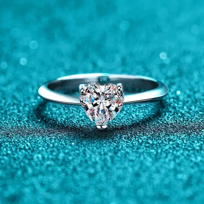 Luxury Platinum Moissanite Diamond Rings for Women Heart Hollow Ring 1 Carat Diamond Ring Wedding Jewelry Gift
Luxury Platinum Moissanite Diamond Rings for Women Heart Hollow Ring 1 Carat Diamond Ring Wedding Jewelry Gift
