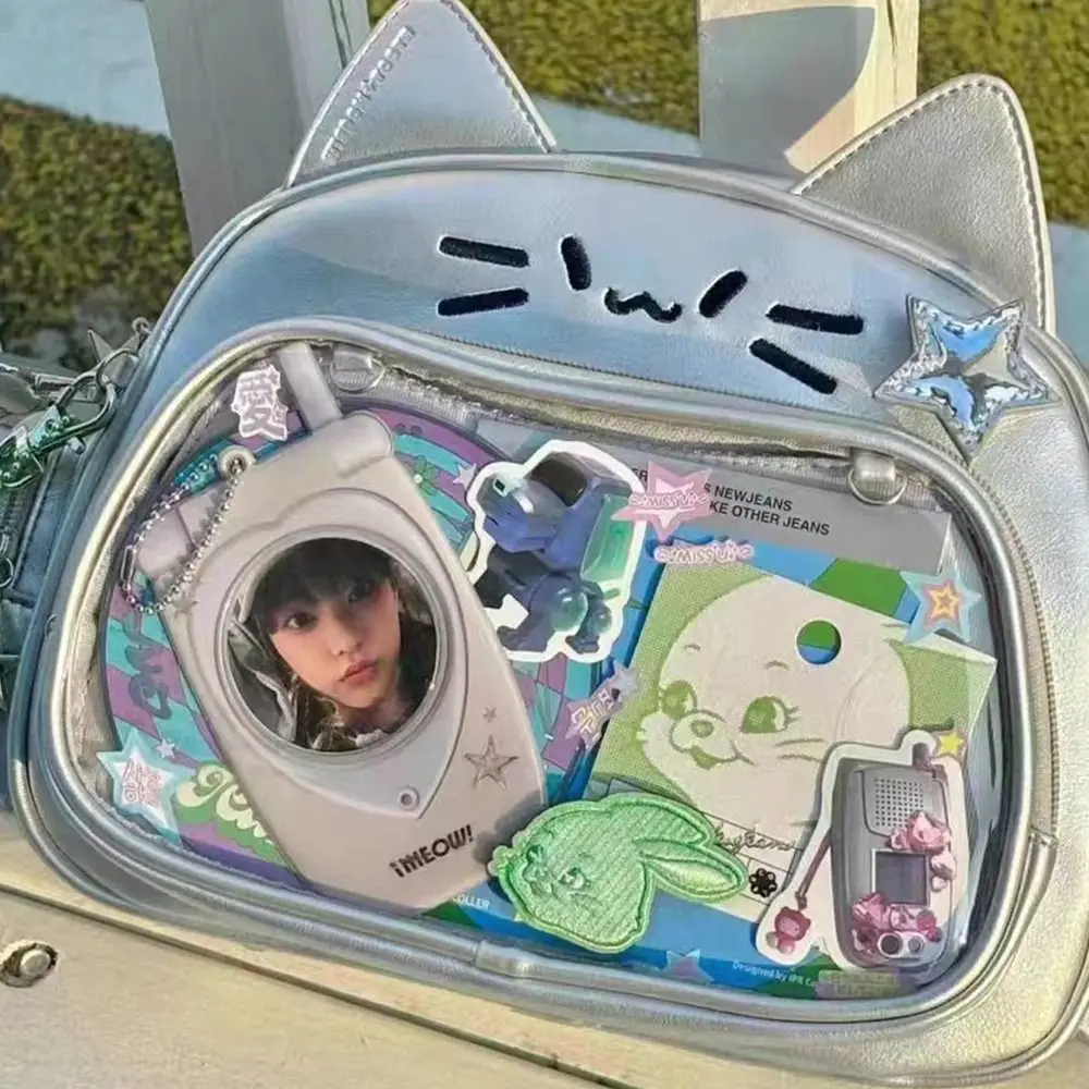 Сумка на молнии Kawaii Cat Itabag из ПУ с прозрачным карманом, для хранения мерча айдолов, мелких предметов, модный рюкзак для улицы
Сумка на молнии Kawaii Cat Itabag из ПУ с прозрачным карманом, для хранения мерча айдолов, мелких предметов, модный рюкзак для улицы