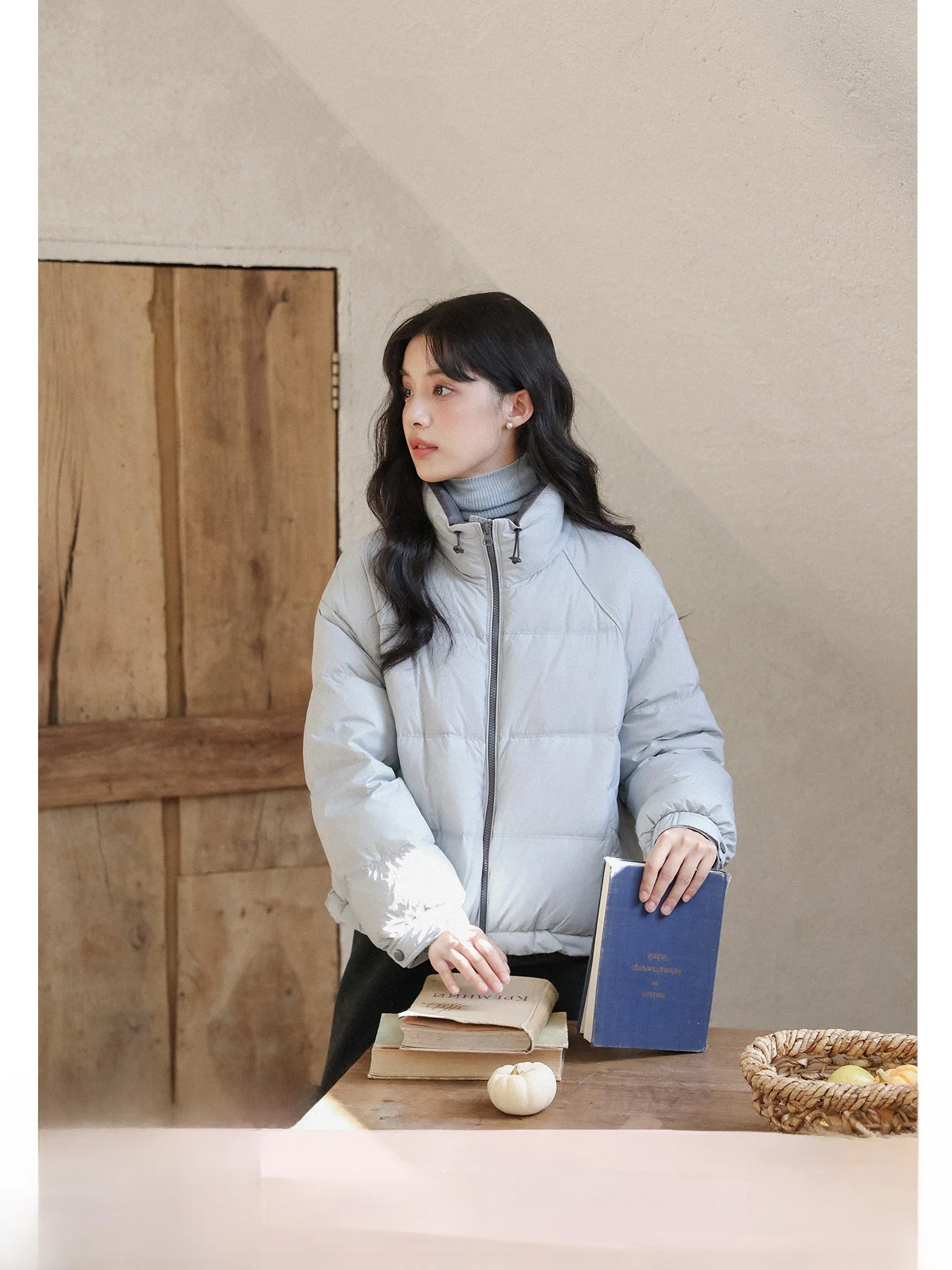 Женская зимняя куртка Cloud Aron Saturated Velvet 90 White Du Feather Purple, прямого кроя, с длинными рукавами, для похудения, верхняя одежда
Женская зимняя куртка Cloud Aron Saturated Velvet 90 White Du Feather Purple, прямого кроя, с длинными рукавами, для похудения, верхняя одежда