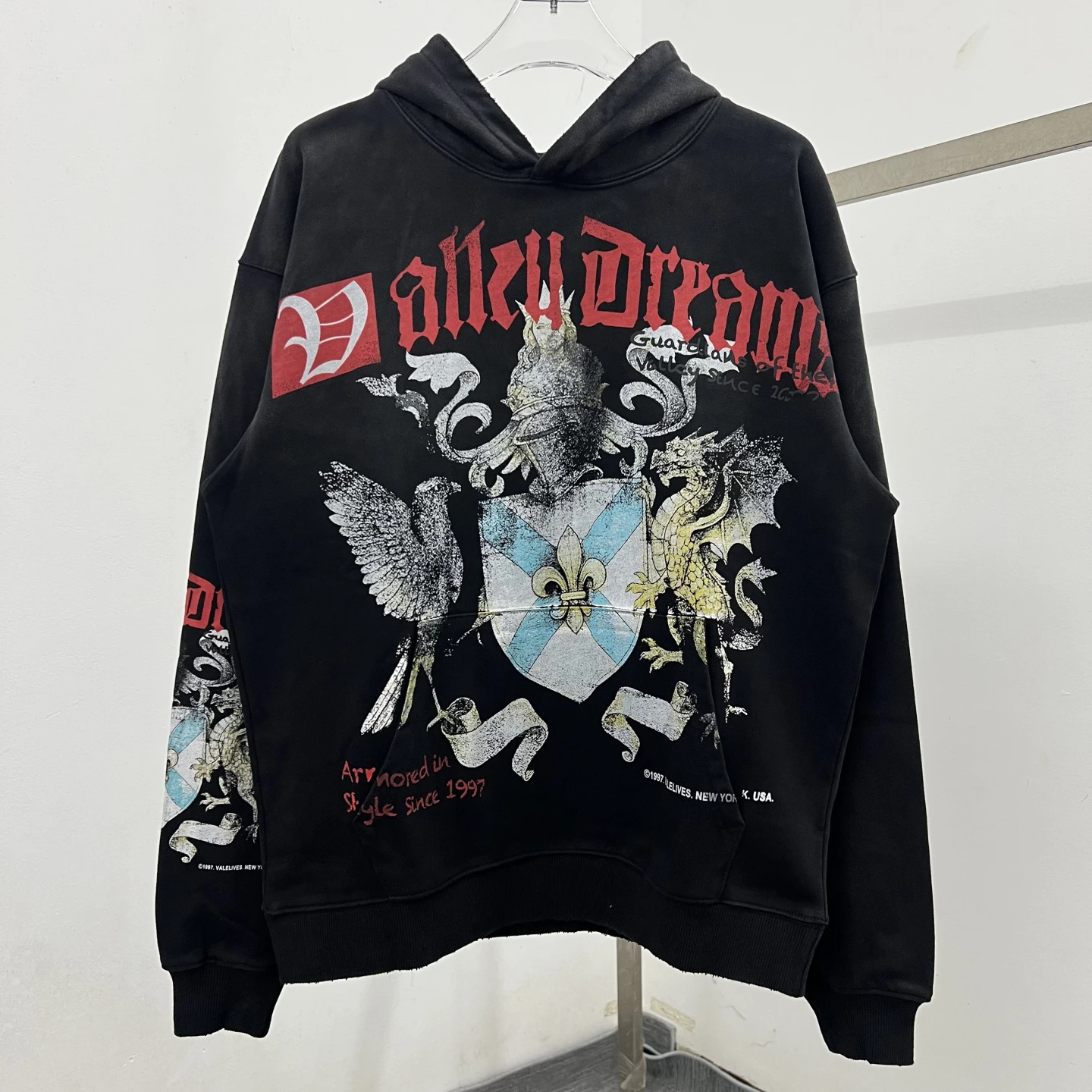 Retro American Street Style Cartoon Print Hoodie Unisex Worn-In Jacket Loose Fit Youthful Casual Cotton Polyester Sweatshirt
Retro American Street Style Cartoon Print Hoodie Unisex Worn-In Jacket Loose Fit Youthful Casual Cotton Polyester Sweatshirt