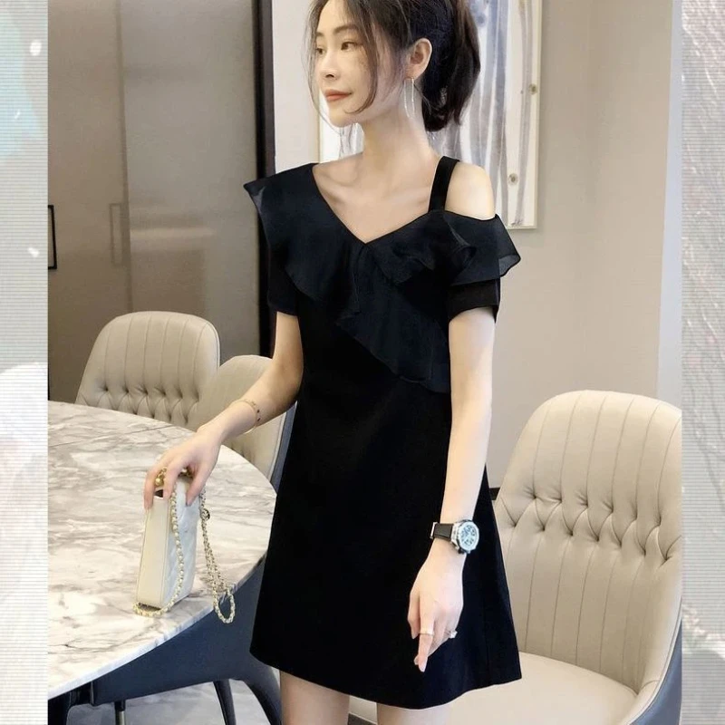 Elegant V Neck Off Shoulder Mini Dress With Ruffled Detail For Women Casual Spring Summer Style
Elegant V Neck Off Shoulder Mini Dress With Ruffled Detail For Women Casual Spring Summer Style