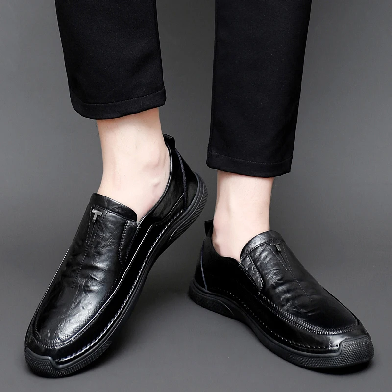WAERTA Retro Loafers Fashion Men's Casual Shoes Breathable Leather Flats Classics Men Leisure Footwear Business Office Shoes
WAERTA Retro Loafers Fashion Men's Casual Shoes Breathable Leather Flats Classics Men Leisure Footwear Business Office Shoes