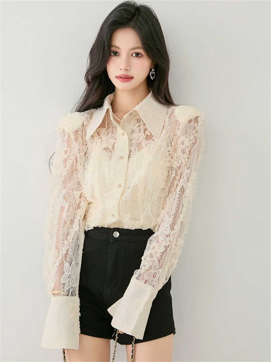 2025 Autumn Fashion French Lace Flare Sleeve Long Sleeve Shirt For Women Chic Design See-through Lace Loose Mid-Length Blouse 
2025 Autumn Fashion French Lace Flare Sleeve Long Sleeve Shirt For Women Chic Design See-through Lace Loose Mid-Length Blouse