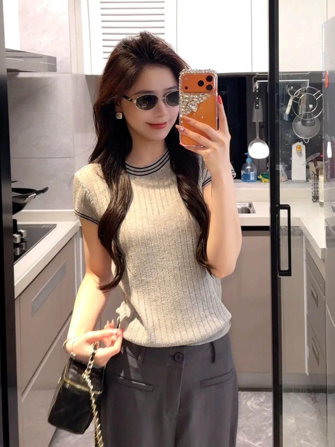 Korean Style round Neck Ice Silk Short Sleeve Knitted Top Women's Slim Fit Short Length Color Block Summer Fashion Top
Korean Style round Neck Ice Silk Short Sleeve Knitted Top Women's Slim Fit Short Length Color Block Summer Fashion Top
