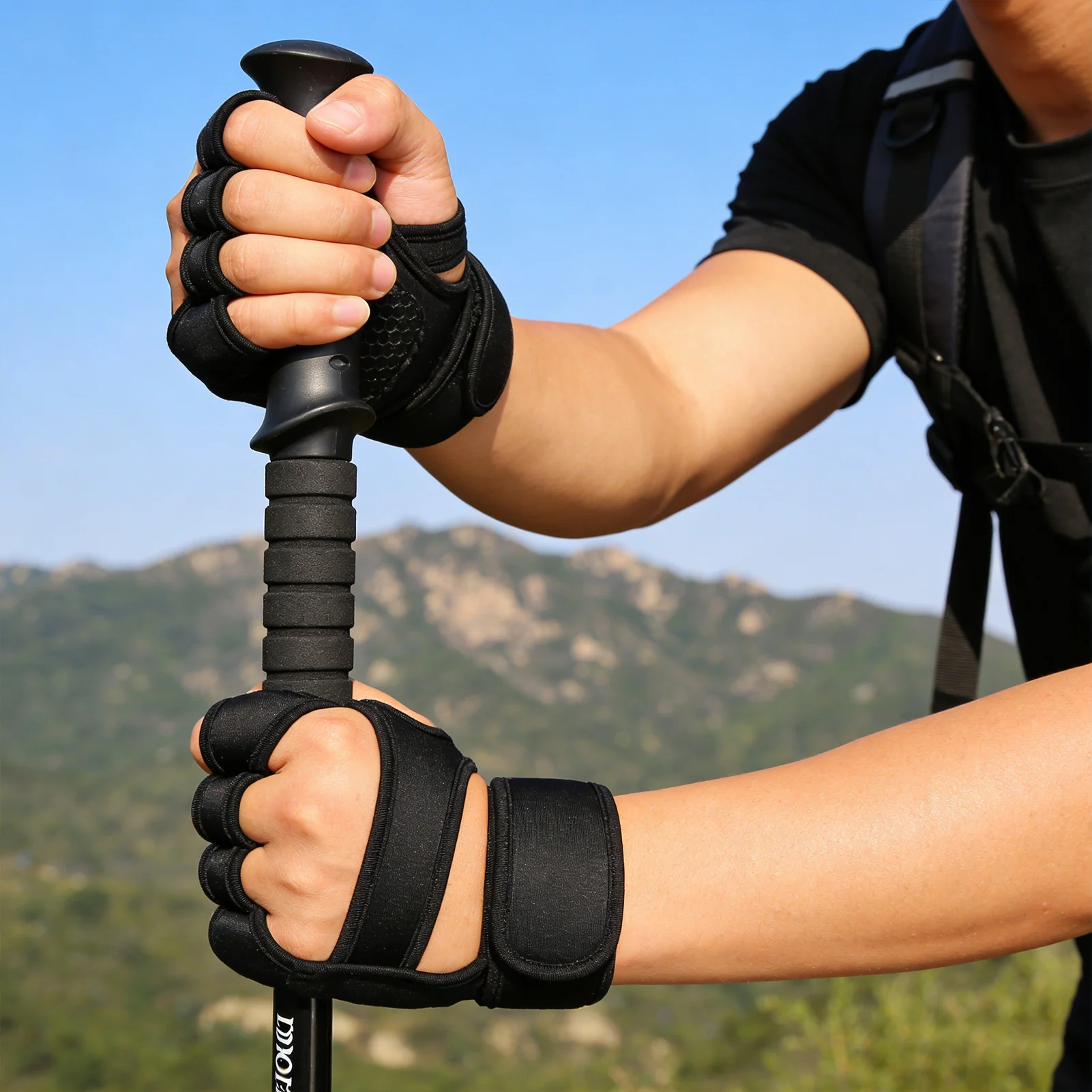 Перчатки для фитнеса для мужчин и женщин, противоскользящие дышащие перчатки с половиной пальца, тяжелая атлетика, бокс, скакалка, впитывающие пот перчатки
Перчатки для фитнеса для мужчин и женщин, противоскользящие дышащие перчатки с половиной пальца, тяжелая атлетика, бокс, скакалка, впитывающие пот перчатки