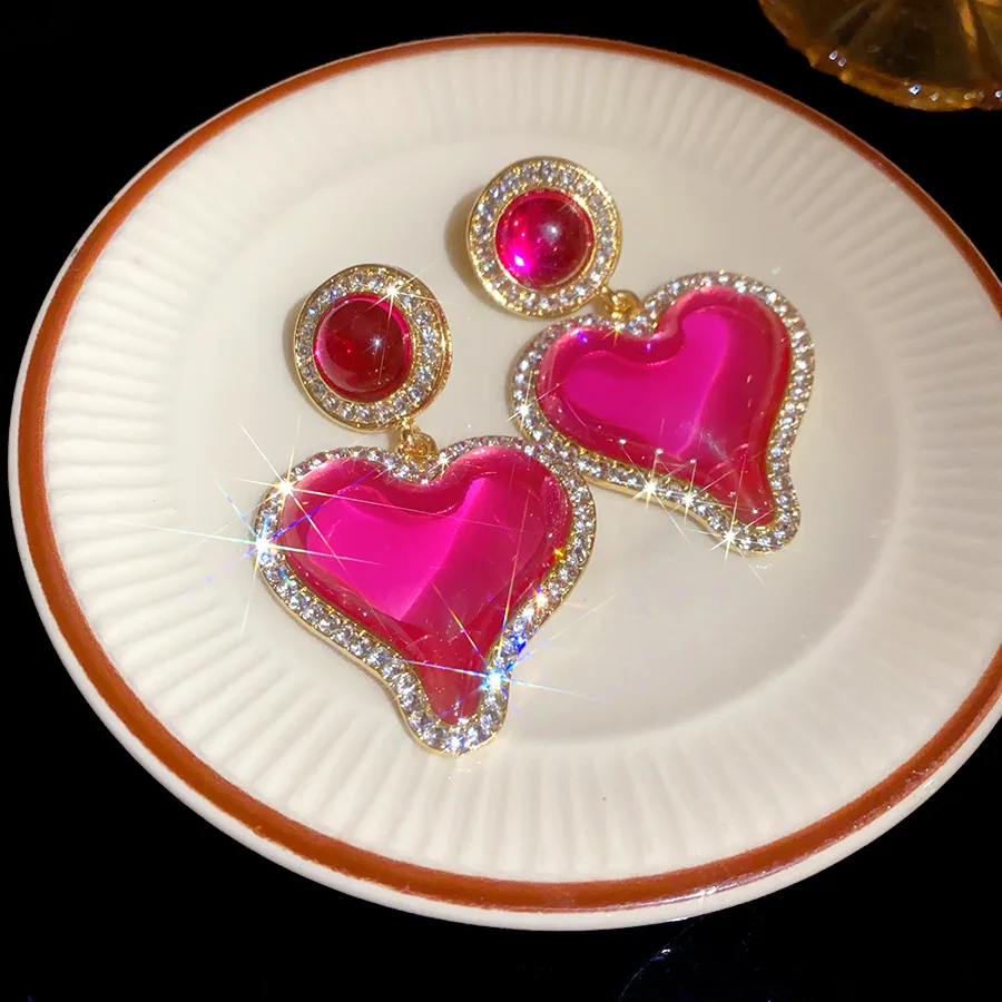 Inlaid Rhinestone Resin Heart Earrings for Women Vintage Middle-aged Sweet Temperament Drop Earring Luxury Designer Jewelry
Inlaid Rhinestone Resin Heart Earrings for Women Vintage Middle-aged Sweet Temperament Drop Earring Luxury Designer Jewelry