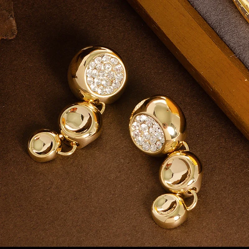 New zircon-inlaid round water drop tassel simple high-end temperament stud earrings
New zircon-inlaid round water drop tassel simple high-end temperament stud earrings