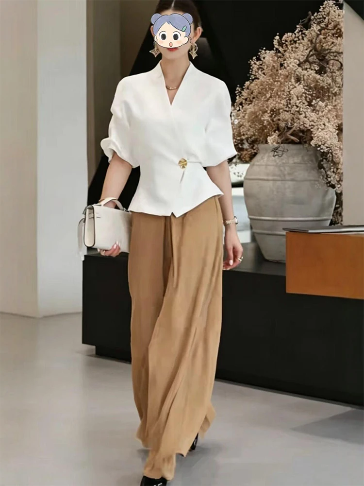 Summer New Arrival White Top And Casual Pants Set Luxury Minimalist Design High Waist Long Pants V-Neck Short Sleeve Fashion Set
Summer New Arrival White Top And Casual Pants Set Luxury Minimalist Design High Waist Long Pants V-Neck Short Sleeve Fashion Set