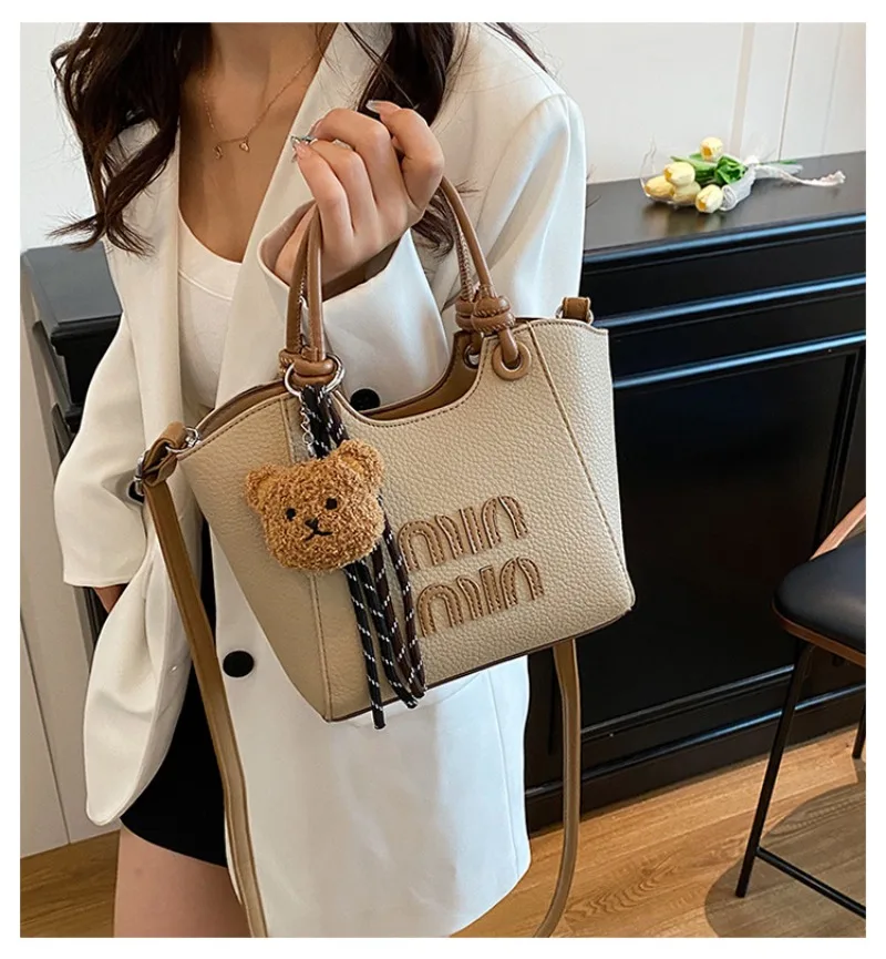 2026 New Women's Embroidered Bucket Bag Unique Embroidery Shoulder Bag, Vintage Style Casual Bag for Daily Use
2026 New Women's Embroidered Bucket Bag Unique Embroidery Shoulder Bag, Vintage Style Casual Bag for Daily Use