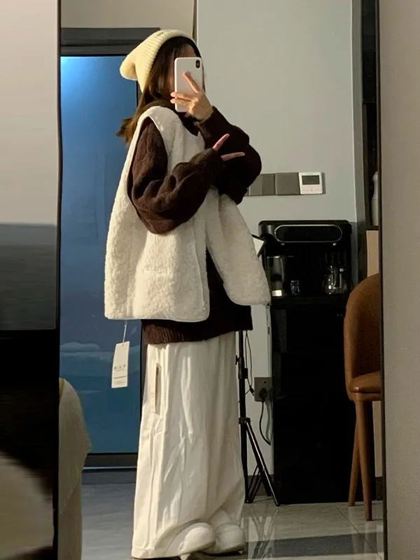 Женский велюровый жилет-топ из мягкой ткани, вязаный, в корейском стиле, с длинным рукавом, для ранней весны, комфортный, стандартного кроя, для ношения под одеждой
Женский велюровый жилет-топ из мягкой ткани, вязаный, в корейском стиле, с длинным рукавом, для ранней весны, комфортный, стандартного кроя, для ношения под одеждой