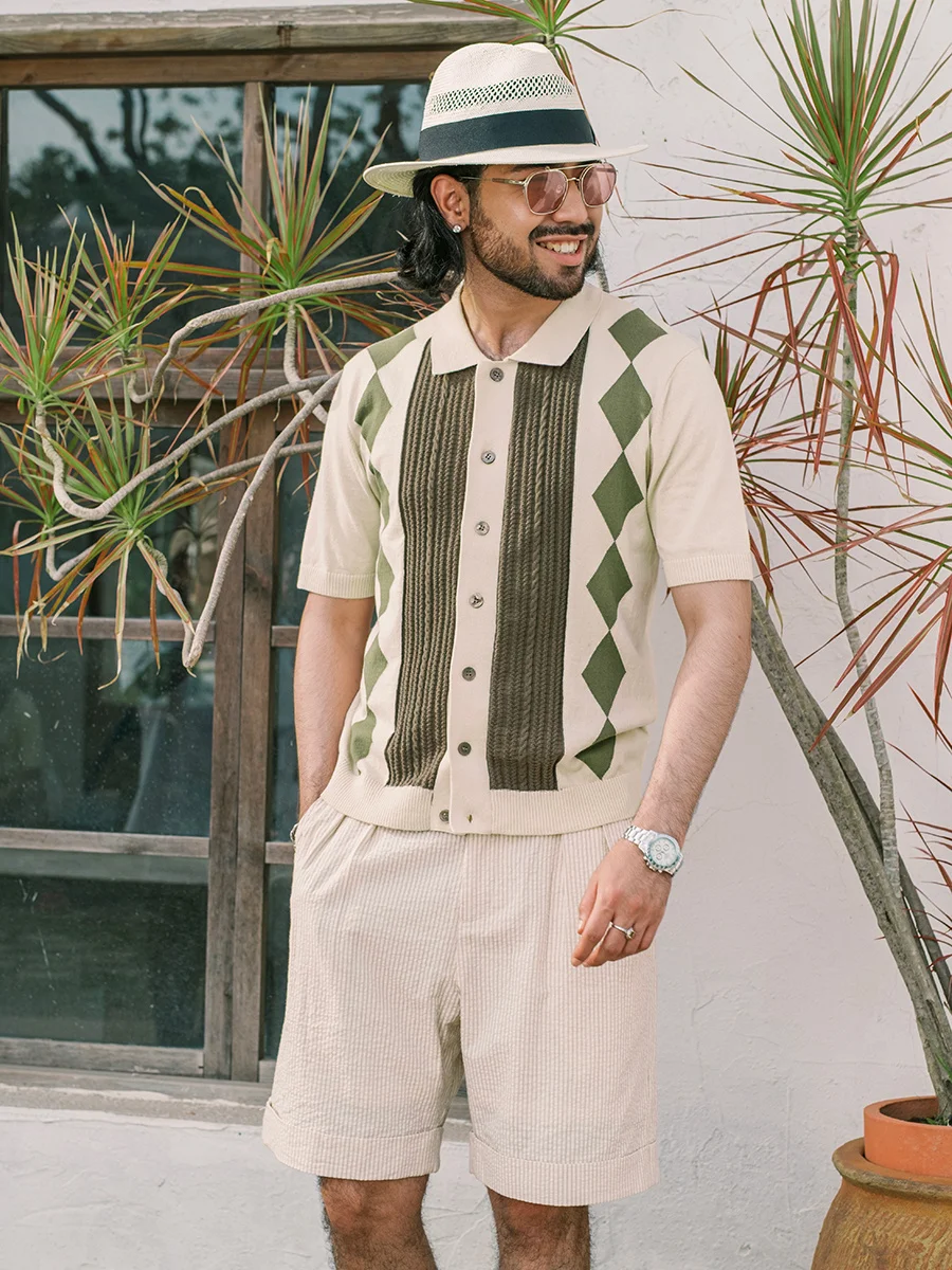 SOARIN British Evergreen Ivy Patchwork Knitted Shirt Men's Casual Diamond Grid Stripe Short Sleeve T-Shirt Breathable Co...
SOARIN British Evergreen Ivy Patchwork Knitted Shirt Men's Casual Diamond Grid Stripe Short Sleeve T-Shirt Breathable Co...