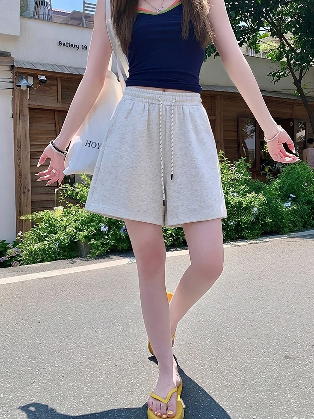 Elastic Waist Drawstring Wide Leg Casual Pants Women Summer 2026 New Slimming Loose Color Simple Sport Shorts Trendy
Elastic Waist Drawstring Wide Leg Casual Pants Women Summer 2026 New Slimming Loose Color Simple Sport Shorts Trendy