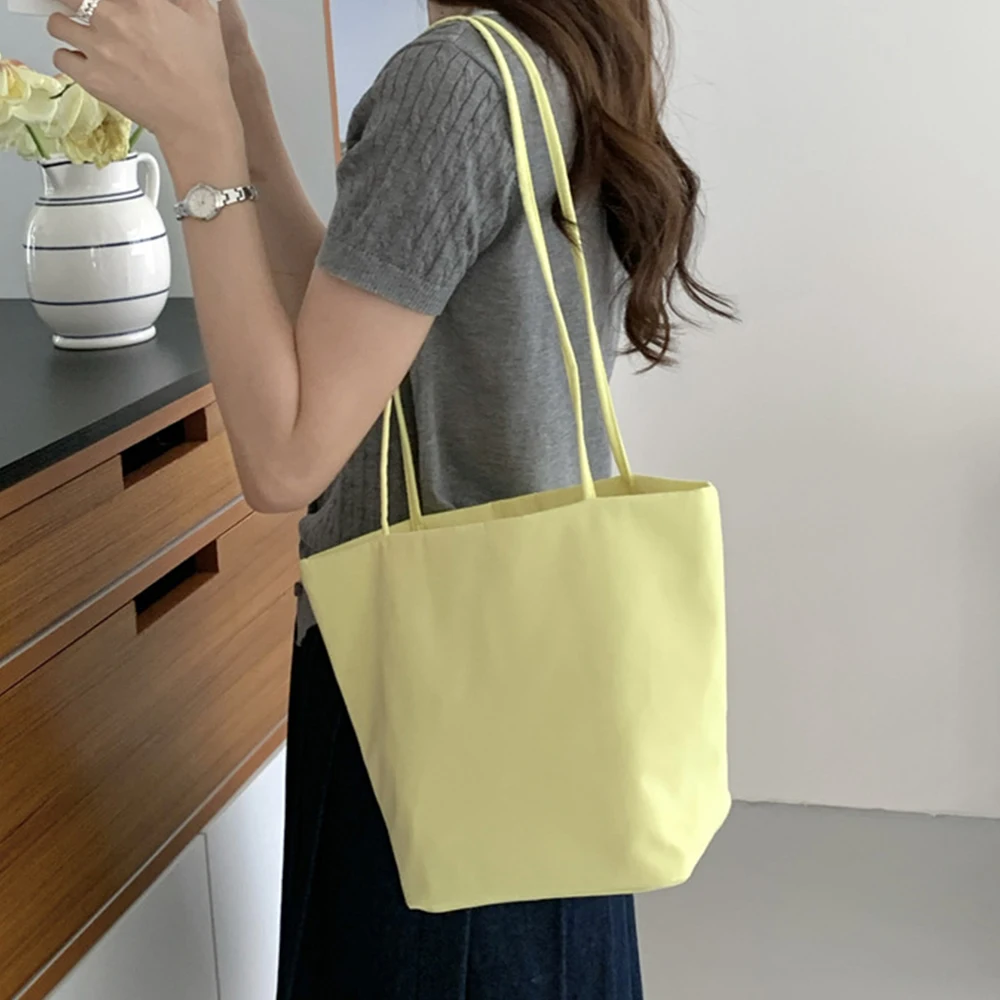 Casual Nylon Bucket Bags for Women Handbags Fashion Designer Bag NEW Shoulder Bag Soft Light Tote Shopper Purse Female Tote Bags
Casual Nylon Bucket Bags for Women Handbags Fashion Designer Bag NEW Shoulder Bag Soft Light Tote Shopper Purse Female Tote Bags