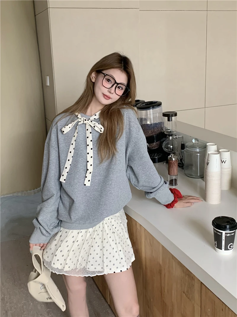 Sweet Hot Girl Suit Women's Autumn and Winter Lace-up O-neck Long-sleeved Top Mesh Polka Dot Pleated Skirt Fashion Two-piece Set
Sweet Hot Girl Suit Women's Autumn and Winter Lace-up O-neck Long-sleeved Top Mesh Polka Dot Pleated Skirt Fashion Two-piece Set