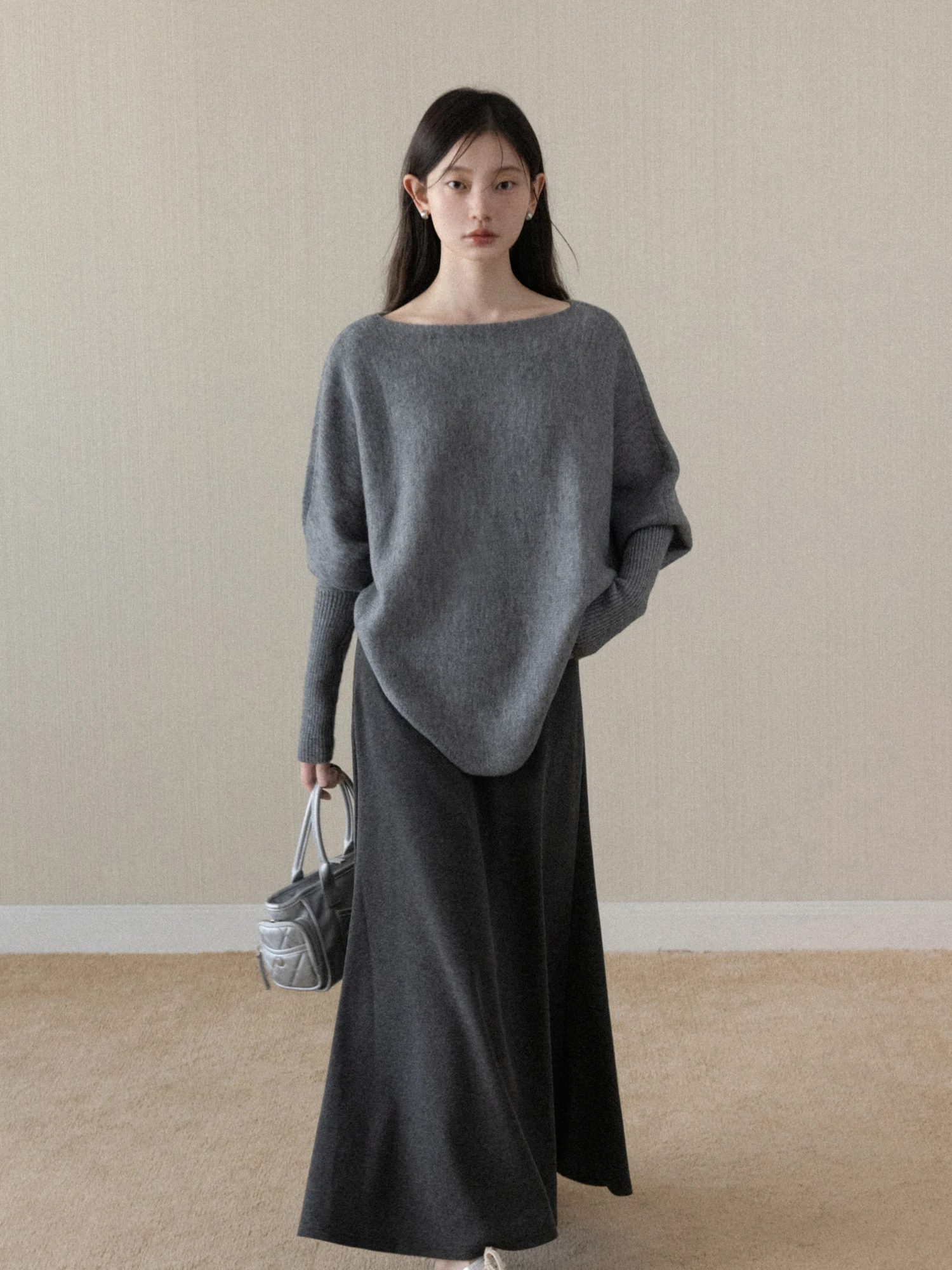 Shoulder Batwing Sleeve Sweater High Waist Skirt Set Women's Winter Fashion Two-Piece Set Breathable Medium Thickness No Filling
Shoulder Batwing Sleeve Sweater High Waist Skirt Set Women's Winter Fashion Two-Piece Set Breathable Medium Thickness No Filling