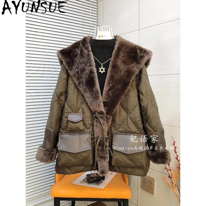 AYUNSUE Women's Shearling Fur Down Coats Mid-length Goose Down Jackets Warm Lamb Fur Collar Outerwears Woman Clothes Ropa Mujer
AYUNSUE Women's Shearling Fur Down Coats Mid-length Goose Down Jackets Warm Lamb Fur Collar Outerwears Woman Clothes Ropa Mujer