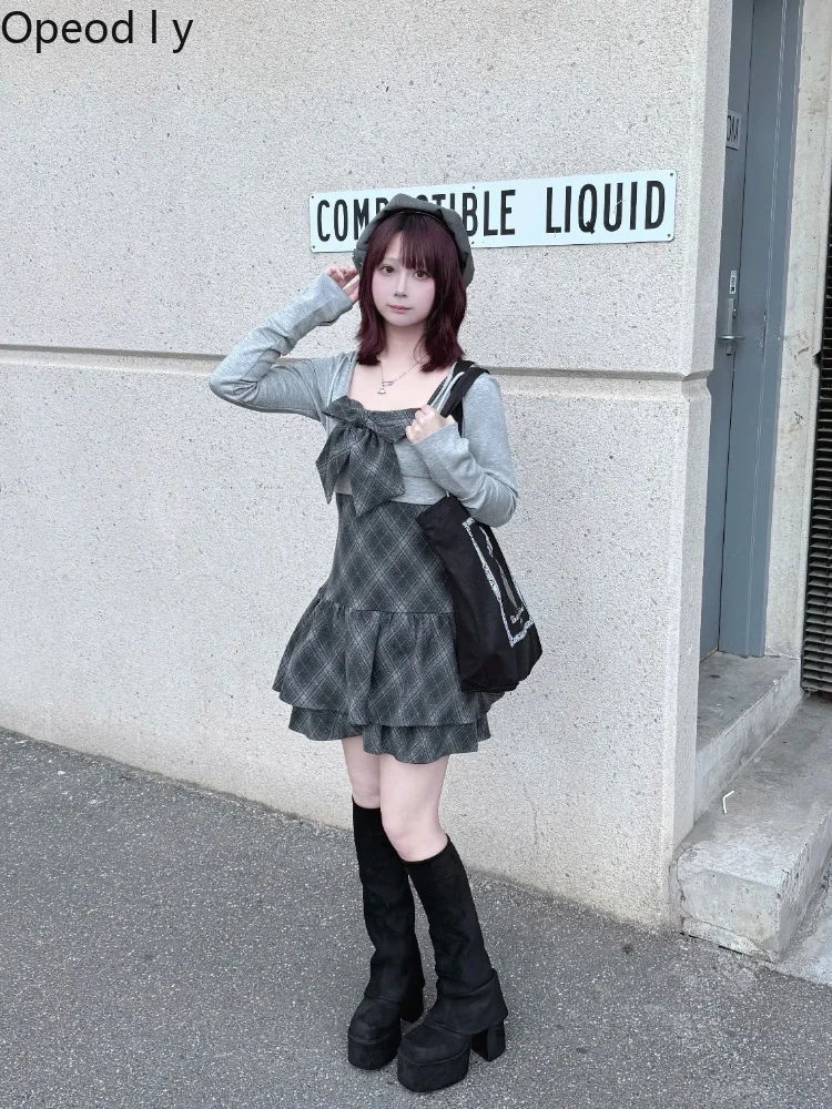 Japanese sweet fashion hooded sweater + big bow plaid suspender cake skirt two-piece set women's commuter casual versatile dress
Japanese sweet fashion hooded sweater + big bow plaid suspender cake skirt two-piece set women's commuter casual versatile dress