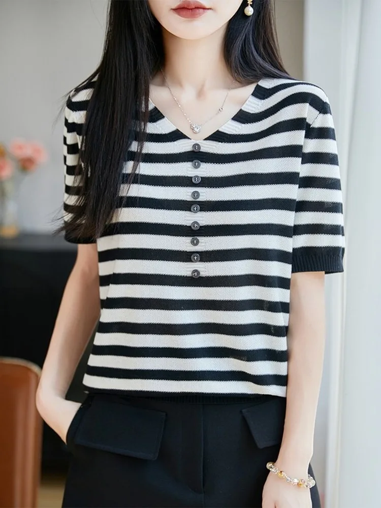 V-Neck Stripe Short Sleeve Knitted Top Women Summer Loose Slimming Button up Casual Style Soft Fabric Breathable
V-Neck Stripe Short Sleeve Knitted Top Women Summer Loose Slimming Button up Casual Style Soft Fabric Breathable