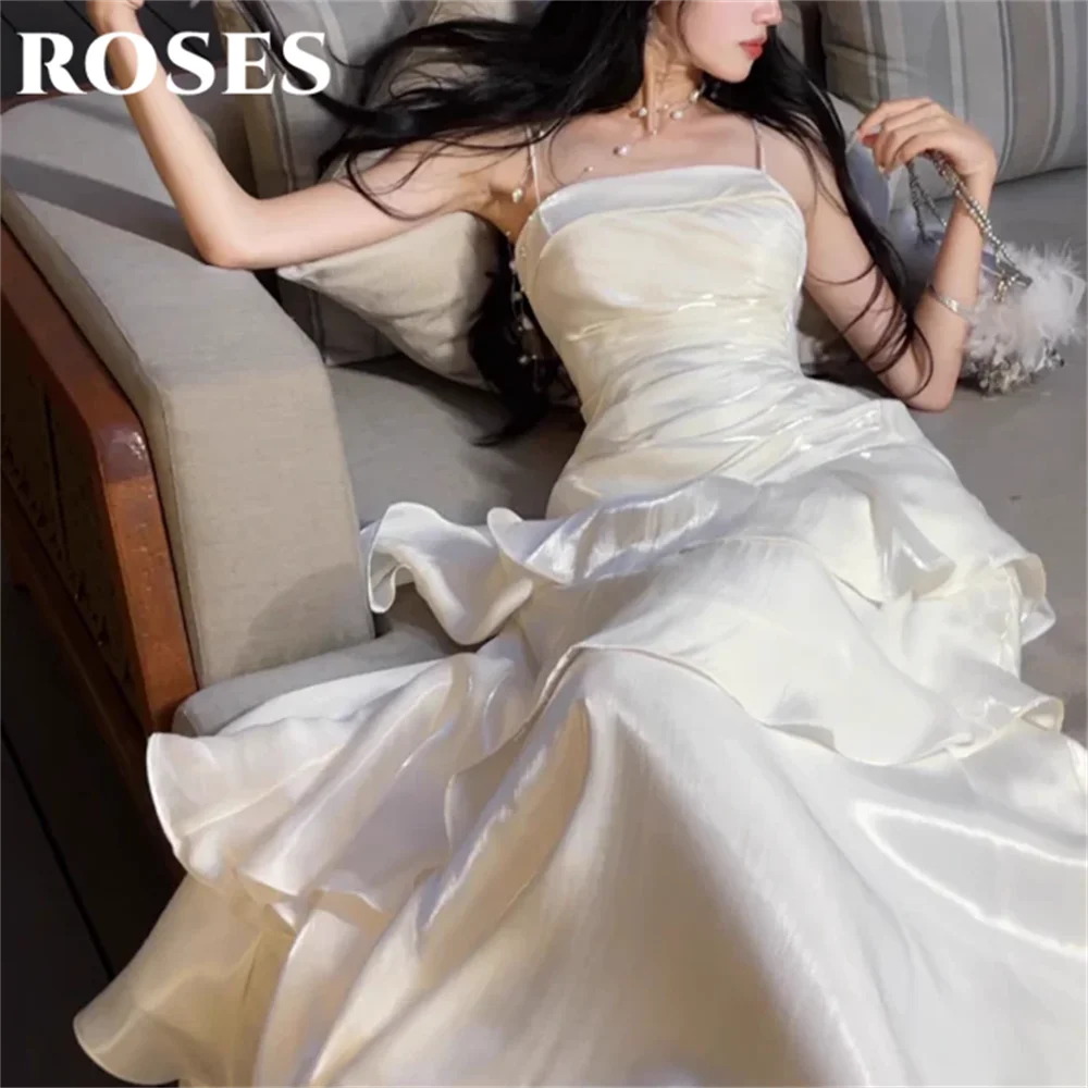 ROSES White Elegant Prom Dress Tiered Beach Formal Gown with Pleat Satin Spaghetti Strap Party Dress for Woman 프롬 드레스 Customized
ROSES White Elegant Prom Dress Tiered Beach Formal Gown with Pleat Satin Spaghetti Strap Party Dress for Woman 프롬 드레스 Customized